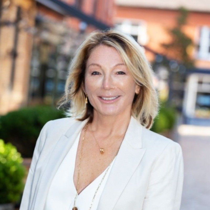 Kate Corfield Headshot